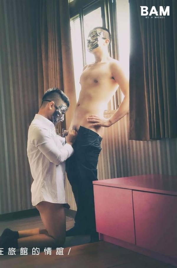 BE-A-MODEL-1-創刊號-X-ISSUE-面具男的情慾世界